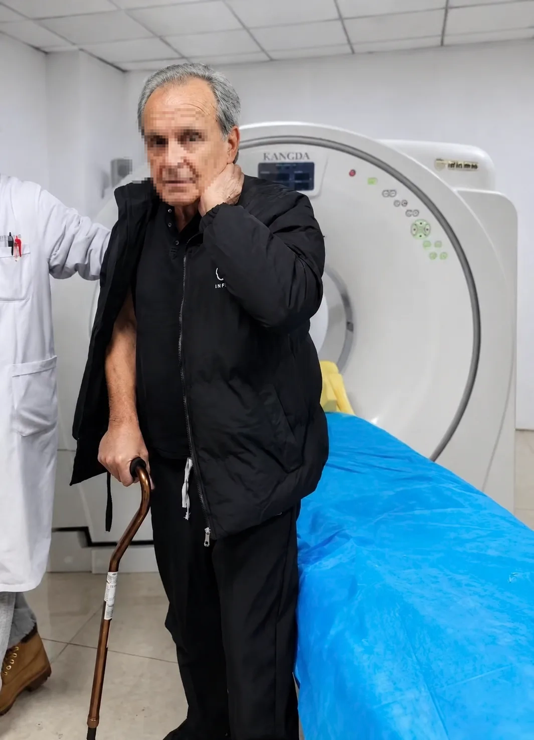 患者复诊与专家团队交流